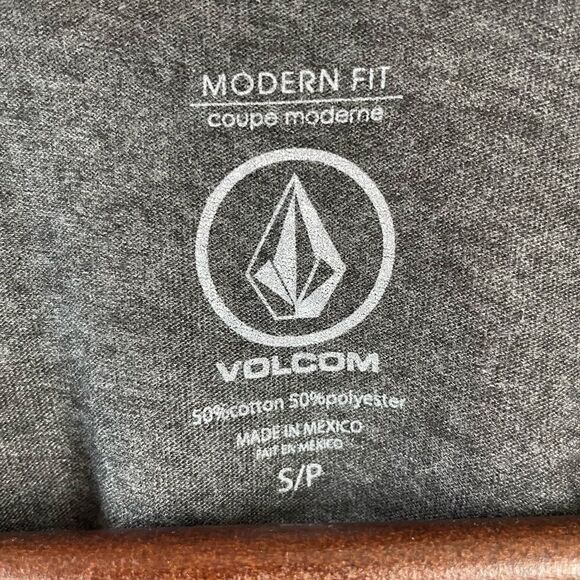 NWT Volcom Short Sleeve T-Shirt Size S - Picture 4 of 6